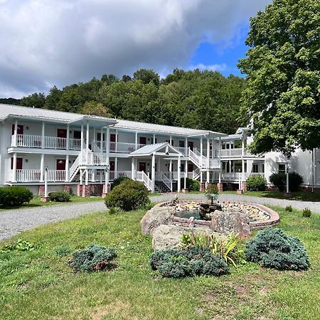 Mountain Quest Inn Marlinton Екстериор снимка